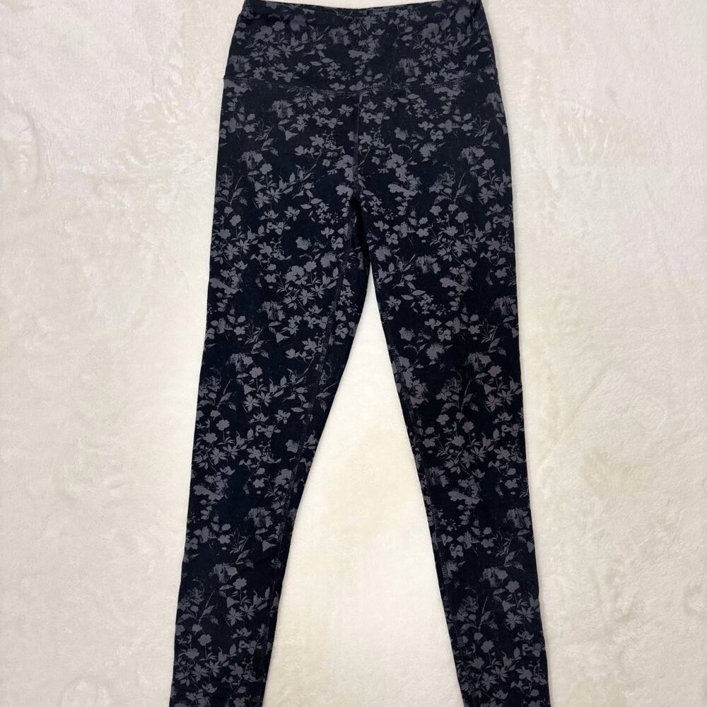 Women's Black & Grey Floral Full-Length Leggings by Maurices